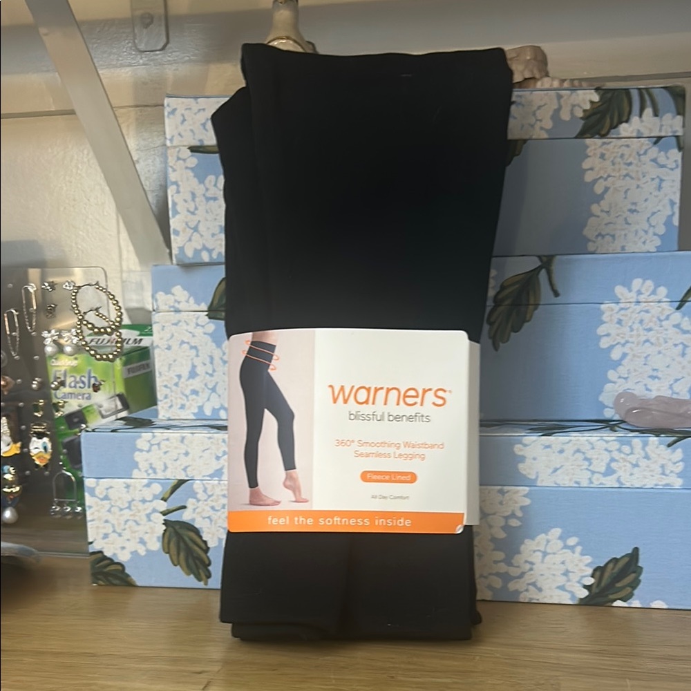 Warner's Black Seamless Legging